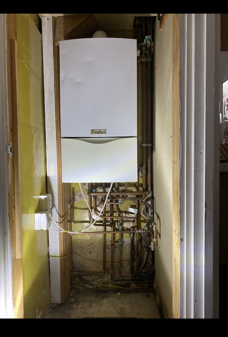 Old Vaillant boiler before replacement